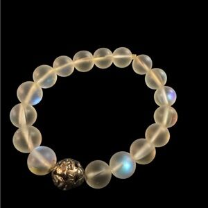 Elegant Silver and Iridescent Beaded Bracelet
